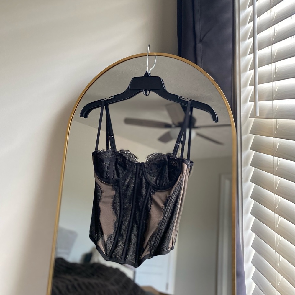 urban outfitters corset top size small